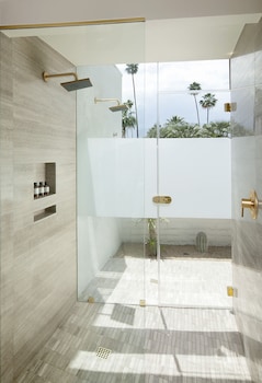 L'Horizon Junior Suite, Pool View