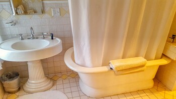 Superior Double Room, Ensuite (Room 3 The Spring Room)