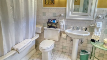 Superior Double Room, Ensuite (Room 6 The Lilac Room)
