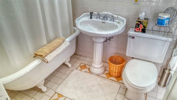 Superior Double Room, Ensuite (Room 6 The Lilac Room)