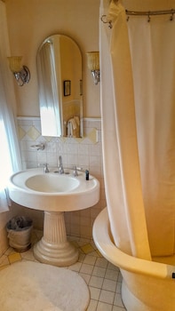 Superior Double Room, Ensuite (Room 3 The Spring Room)