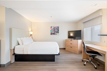 Family Suite, Multiple Beds, Non Smoking, Refrigerator & Microwave