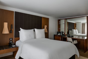 Deluxe Room, 1 Queen Bed
