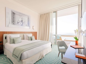 Signature Suite, 1 King Bed with Sofa bed, Terrace, Sea View