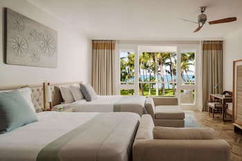 Room (Ocean Room Terrace Queen)