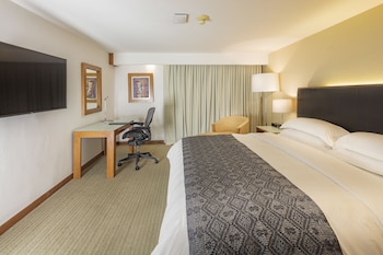 Classic Room, 1 King Bed, Club Lounge Access