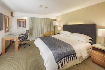 Classic Room, 1 King Bed, Club Lounge Access