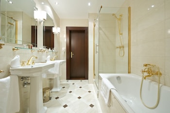 Premium Suite, River View
