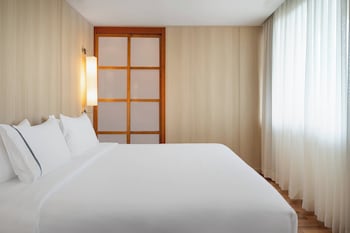 Junior Suite, 1 King Bed with Sofa bed