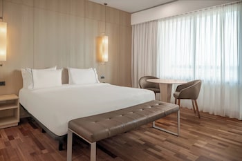 Standard Room, 1 King Bed