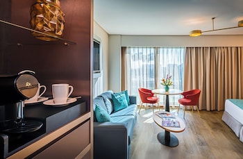 Premium Room (Deluxe 3 adults)
