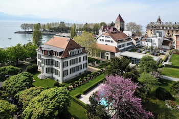 Superior Room, Lake View (Partial)