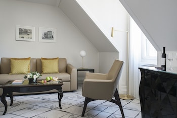 Suite, River View (Lifestyle, Plaza View)