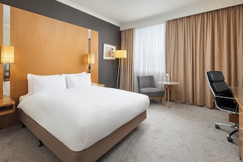 Room, 1 Queen Bed, Accessible, Ground Floor
