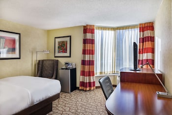Room, 1 Queen Bed, Accessible (Mobility & Hearing, Roll-in Shower)