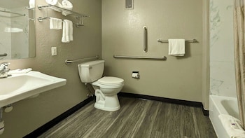 Deluxe Room, 2 Queen Beds, Non Smoking, Refrigerator & Microwave