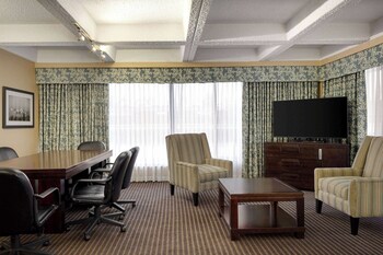 Suite, 1 Queen Bed, Non Smoking