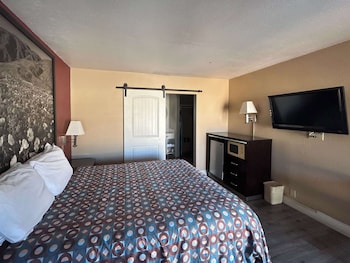 Standard Room, 1 Queen Bed, Accessible, Non Smoking