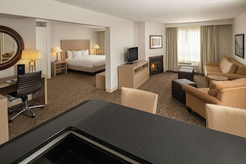 Junior Suite, 1 King Bed, Accessible