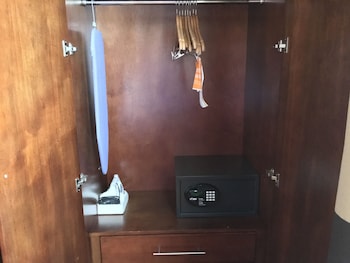 Room, 1 King Bed, Accessible, Non Smoking