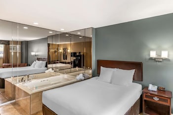 Room, 2 Queen Beds, Non Smoking, Jetted Tub