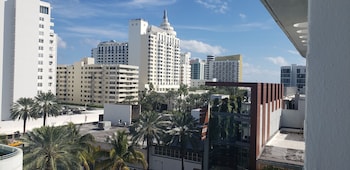 Executive Suite, 1 Bedroom, Ensuite, Pool View