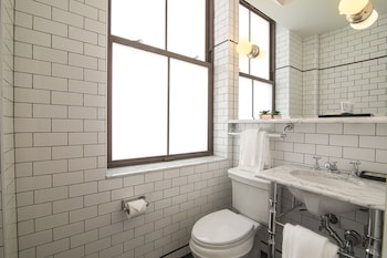 Suite, 2 Full Beds with Sofa Bed (Tribeca)
