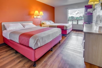 Deluxe Room, 2 Queen Beds, Non Smoking