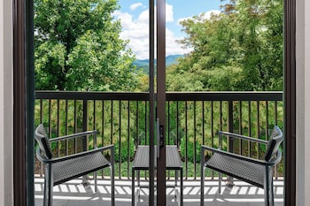 Room, 2 Queen Beds, Balcony