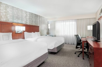 Room, 2 Double Beds, Non Smoking (Mobility Accessible, Tub)