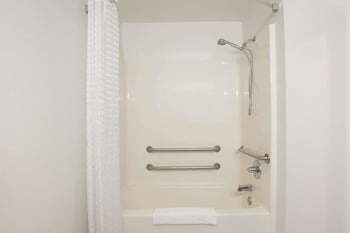 Standard Room, 1 King Bed, Accessible, Non Smoking