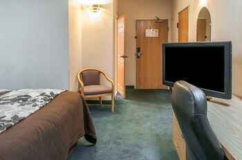 Standard Room, 1 King Bed, Accessible, Non Smoking