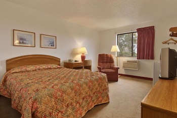 Standard Room, 1 Queen Bed, Accessible, Non Smoking (Mobility)