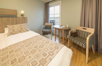 Standard Room, 1 Queen Bed