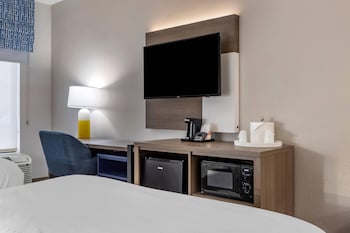 Standard Room, 2 Queen Beds, Non Smoking