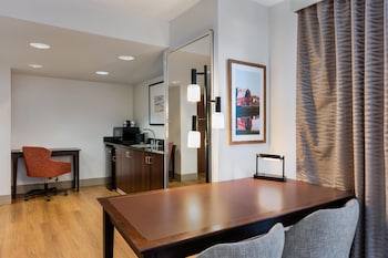 Suite, 1 King Bed, Non Smoking