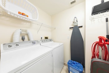 Villa, 2 Bedrooms, Balcony (Mobility Accessible, Roll-in Shower)