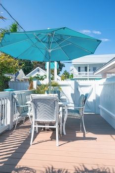 Palms Villa (Not Pet Friendly)