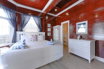 Deluxe King Room (Not Pet Friendly)