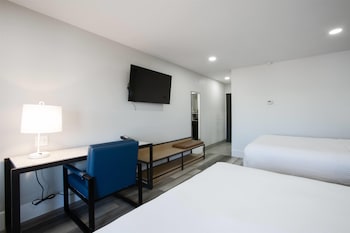 Room, 2 Queen Beds, Mobility Accessible, Non Smoking (Hearing, Roll-in Shower)
