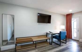 Room, 1 King Bed, Non Smoking