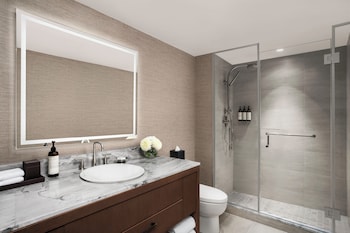 Fairmont Room, Luxury Room, 1 King Bed