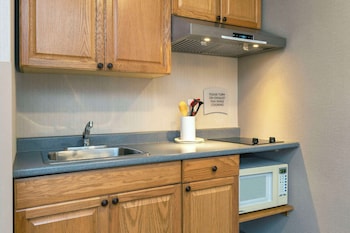 Room, 1 Queen Bed, Non Smoking (Efficiency) (No Pets)