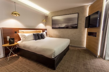 Executive Room, City View