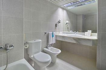 Standard Triple Room, Oceanfront (2 Adults + 1 Child)