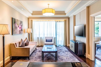Opera View Suite - SIGNATURE LOUNGE PRIVILEGES