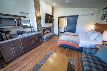 Cabin, 1 King Bed with Sofa bed