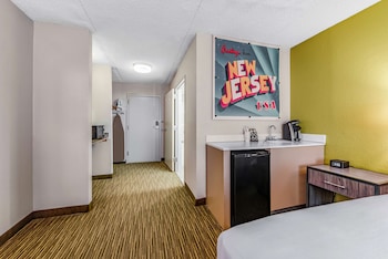 Standard Room, 1 King Bed, Accessible, Refrigerator & Microwave
