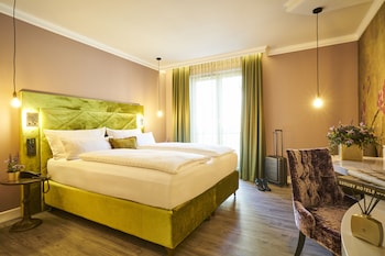Grand Deluxe Double Room