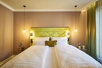 Grand Deluxe Double Room